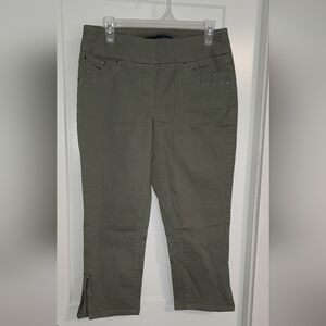 3/$20  REITMANS COMFORT CAPRIS  Green Size 11